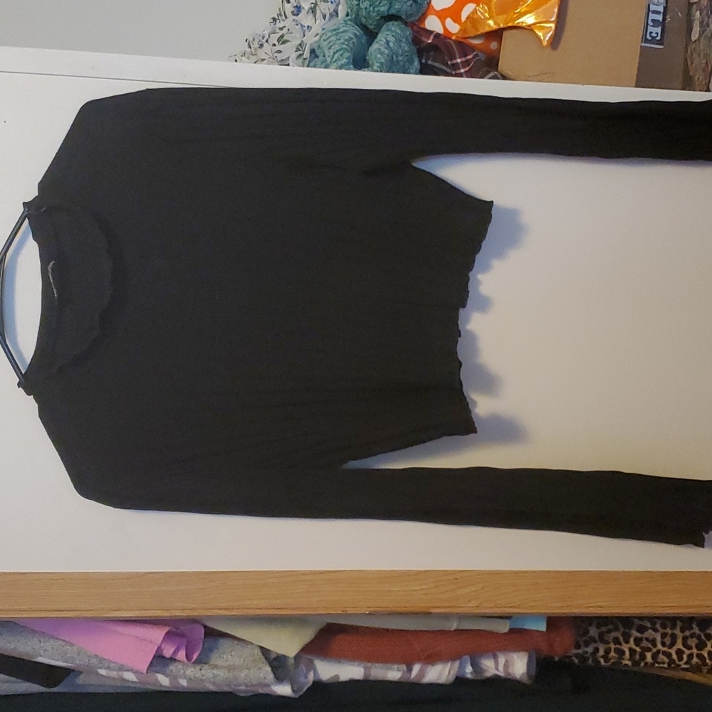 Long sleeve crop top